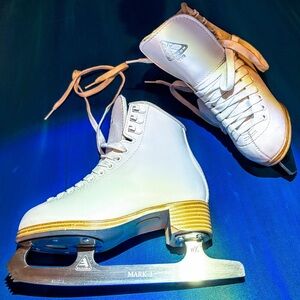 JACKSON White Figure Ice Skates Classic 200 Leather Women’s/Girls Sz 2